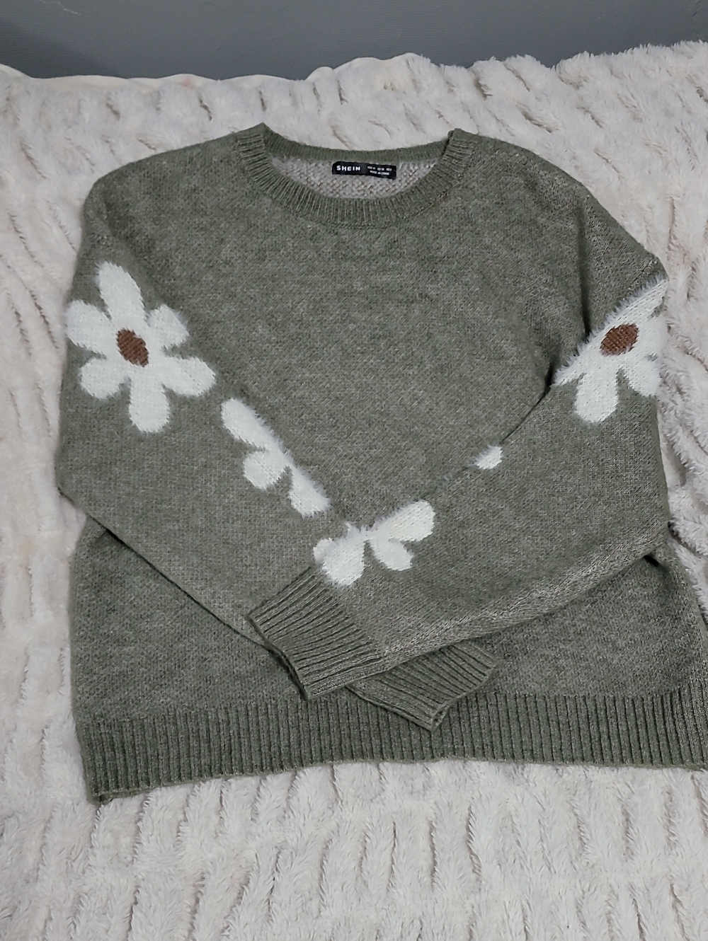 Super Soft SHEIN Olive Green Crewneck Sweater with White Daisy Accents